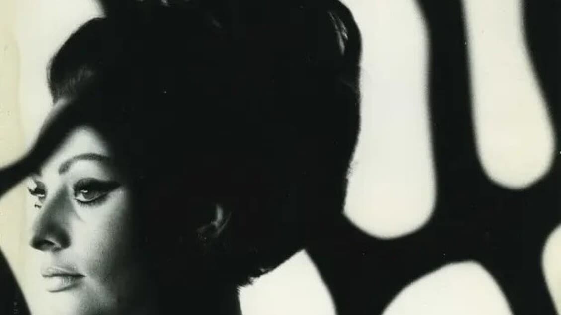 Sophia Loren celebrata a Bologna: mostra fotografica sulla diva del cinema