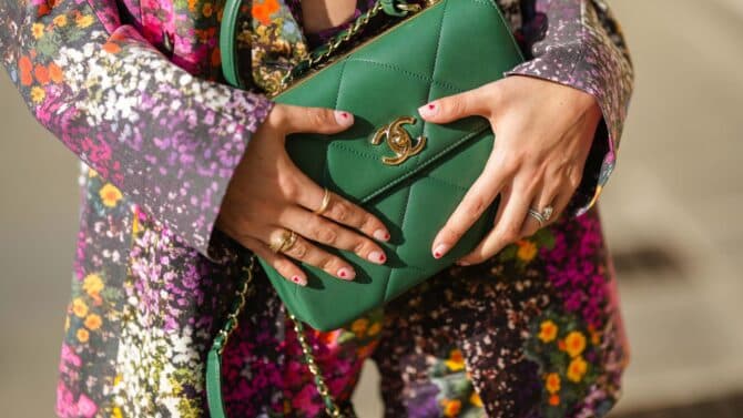 Nail art primavera 2026: dai fiori ai multicolor, le tendenze Pasqua