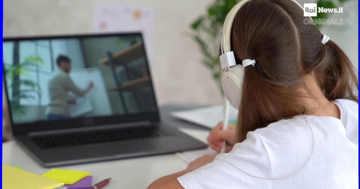 YouTube sostituisce i libri: così la Gen Z rivoluziona lo studio