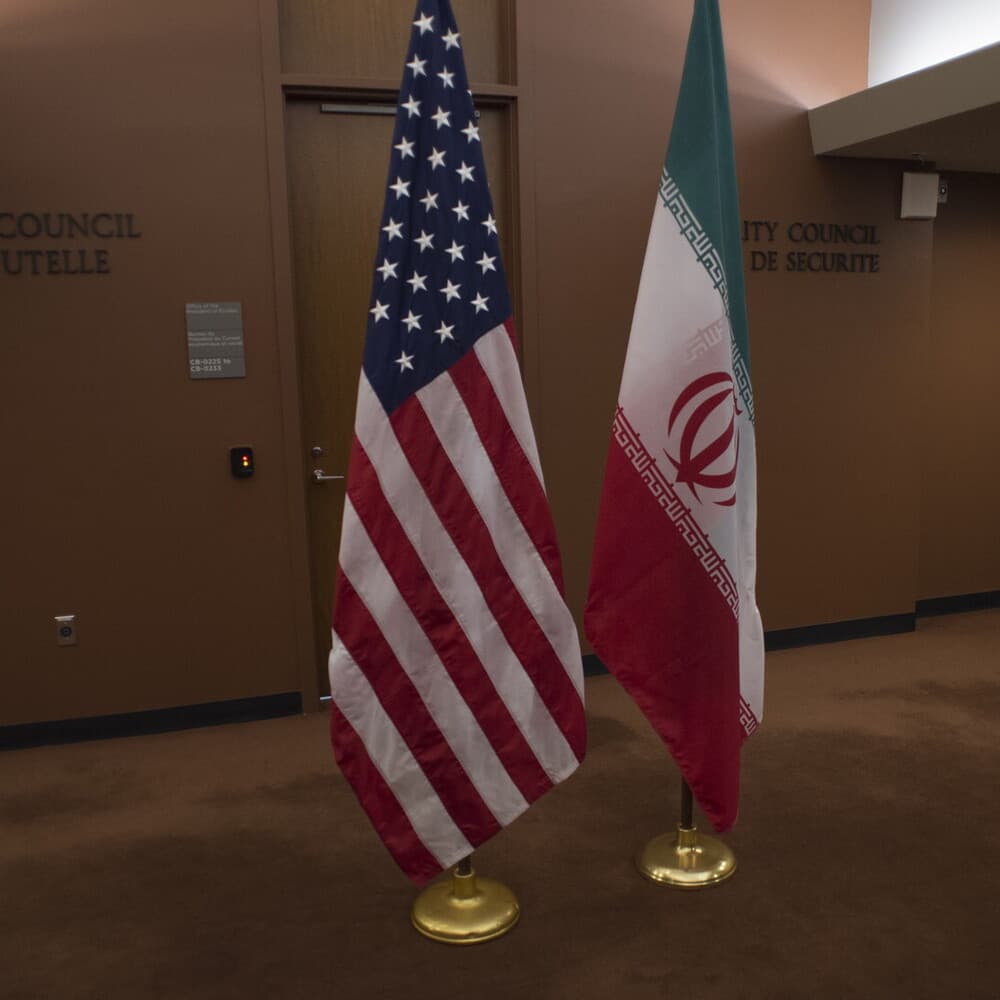 Iran-Usa, primi progressi a Ginevra ma resta alta la tensione militare