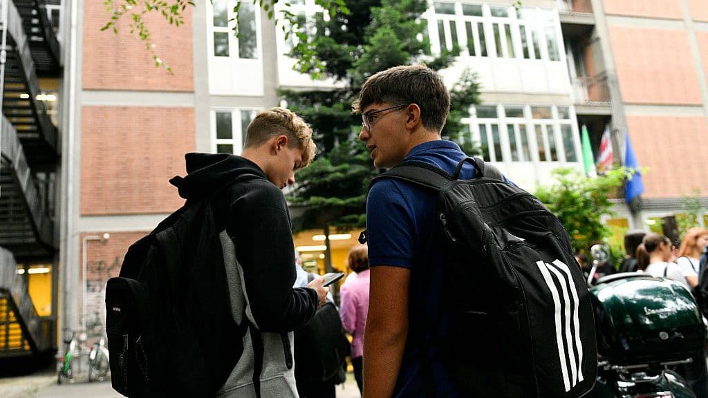 Giovani in crisi: disagio psicologico al 51%, scuola impreparata