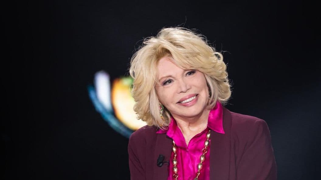 Amanda Lear svela i segreti su Dalí e Bowie: «Era impotente, lei faceva schifo»