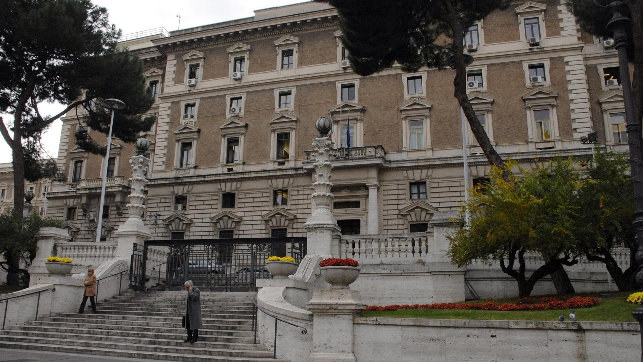 Hackerati dati agenti Digos: sospetti sull'intelligence cinese